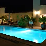 Chambrestudio Bord De Mer, Piscine 게스트하우스