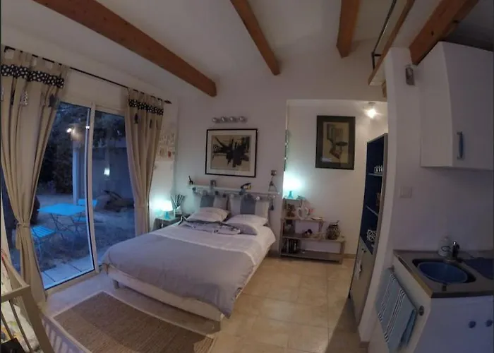 Chambrestudio Bord De Mer, Piscine Gæstehus Six-Fours-les-Plages